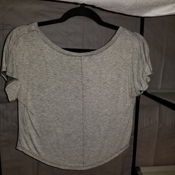 Crop top - Picture 2 of 3